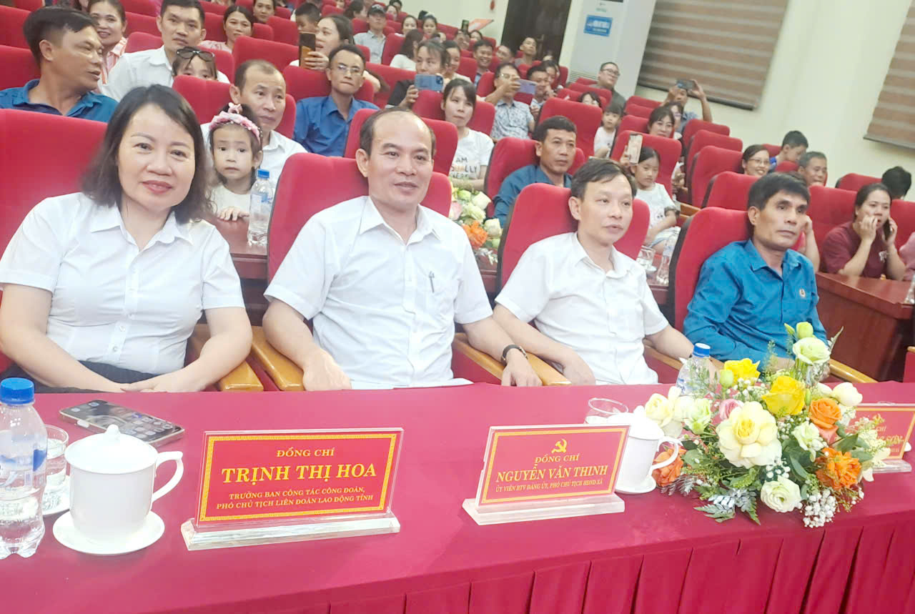 Anh-tin-bai